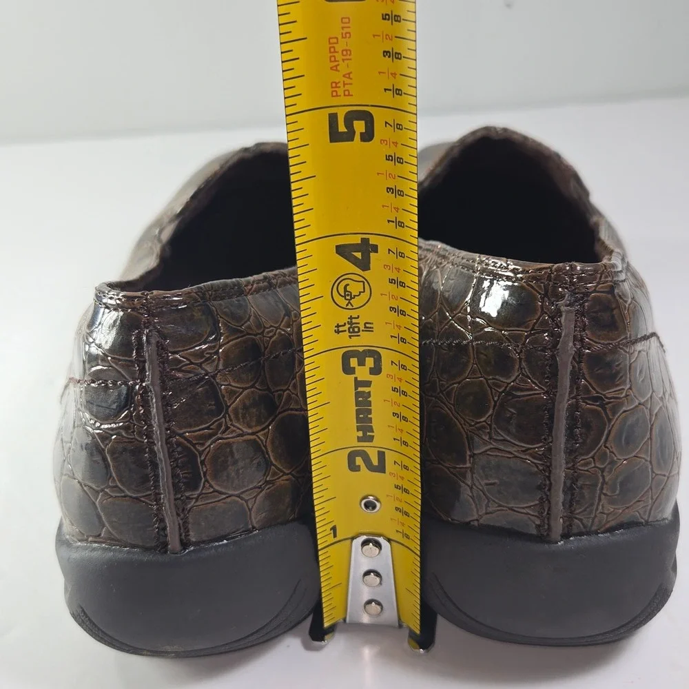Easy Street Women Brown Croc Embossed Comfort‎ Slip On Loafer Shoes Size 11